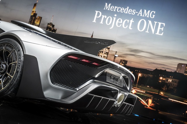 Vẻ đẹp xuất sắc của xe đua Công thức 1 đường phố Mercedes-AMG Project One ngoài đời thực - Ảnh 15.
