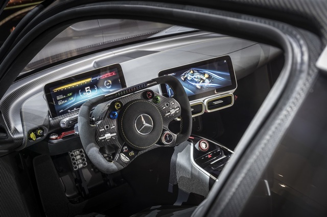 Vẻ đẹp xuất sắc của xe đua Công thức 1 đường phố Mercedes-AMG Project One ngoài đời thực - Ảnh 17.