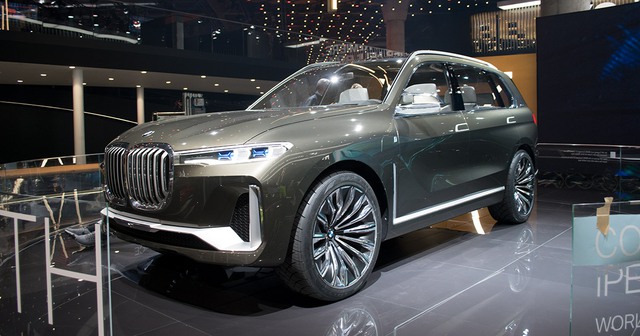 Mãn nhãn với vẻ đẹp ngoài đời thực của BMW X7 iPerformance - đối thủ tương lai dành cho Lexus LX - Ảnh 3.