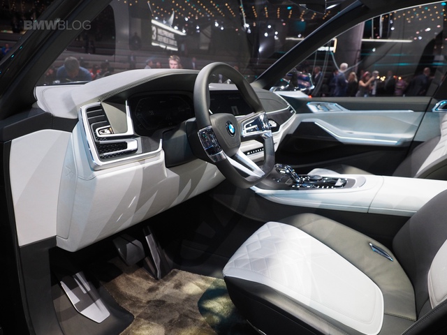 Mãn nhãn với vẻ đẹp ngoài đời thực của BMW X7 iPerformance - đối thủ tương lai dành cho Lexus LX - Ảnh 8.