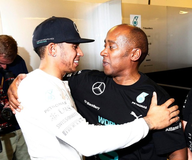 Tay đua Lewis Hamilton bỏ ra hơn 123 tỷ Đồng để mua 2 cực phẩm Mercedes-AMG Project One - Ảnh 3.