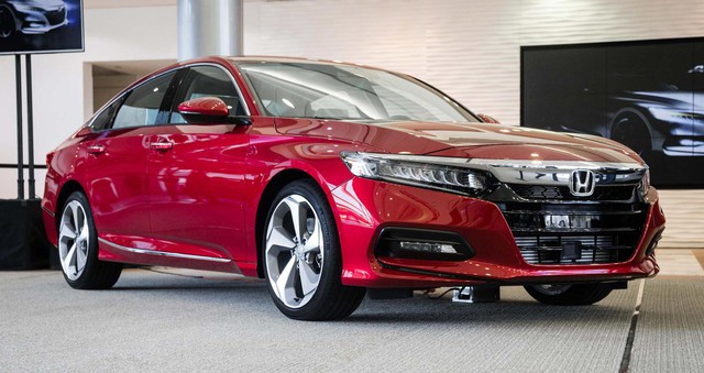 Honda Accord 2018 lên dây chuyền sản xuất, sẵn sàng đối đầu khắc tinh Toyota Camry - Ảnh 3. Honda Accord 2018 lên dây chuyền sản xuất, sẵn sàng đối đầu khắc tinh Toyota Camry - Ảnh 3.