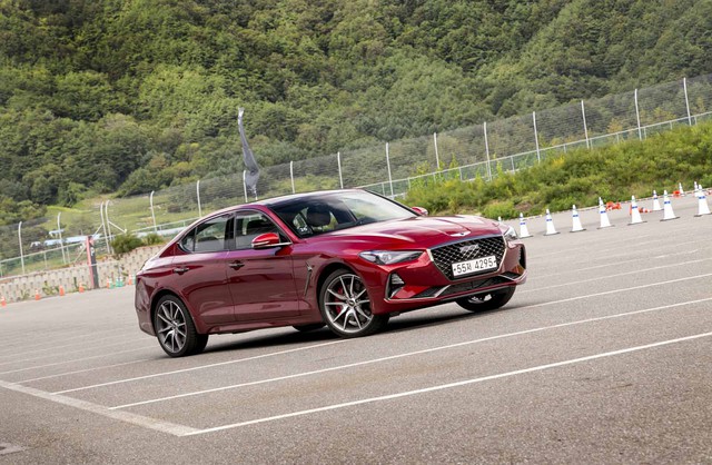 Đây là diện mạo bằng xương, bằng thịt của sedan thể thao Genesis G70 mới ra mắt - Ảnh 20. Đây là diện mạo bằng xương, bằng thịt của sedan thể thao Genesis G70 mới ra mắt - Ảnh 20.