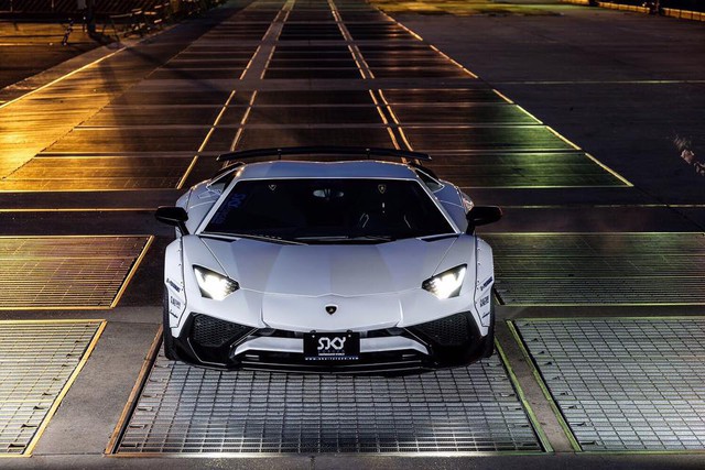 Gói độ thân rộng của Liberty Walk đưa Lamborghini Aventador SV lên một tầm cao mới - Ảnh 2.