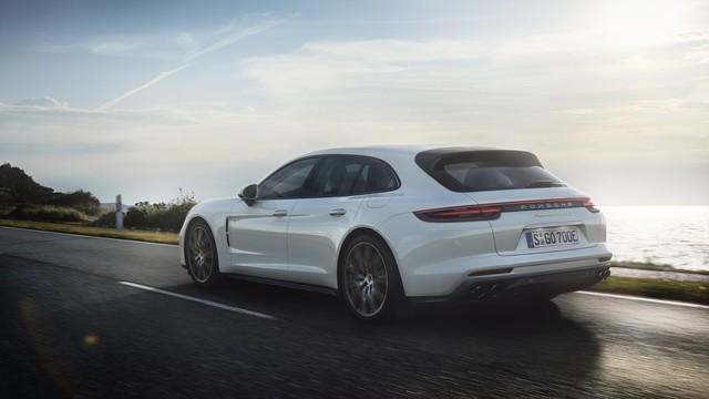 Porsche vén màn phiên bản chỉ tiêu thụ 3 lít xăng/100 km của Panamera 2017 - Ảnh 2.