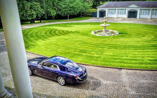 Phát thèm với bộ sưu tập siêu xe khủng của đại gia bí ẩn đặt mua Rolls-Royce Sweptail 13 triệu USD - Ảnh 12.