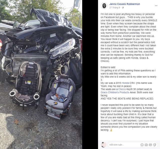 Honda CR-V nát bét sau vụ tai nạn kinh hoàng, 2 đứa trẻ ngồi trong xe không hề bị xây xước nhờ vật này - Ảnh 1.