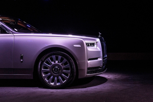 Xe siêu sang Rolls-Royce Phantom 2018 có giá khởi điểm lên gần 744.000 USD - Ảnh 15. Xe siêu sang Rolls-Royce Phantom 2018 có giá khởi điểm lên gần 744.000 USD - Ảnh 15.