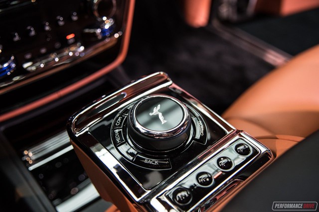 Xe siêu sang Rolls-Royce Phantom 2018 có giá khởi điểm lên gần 744.000 USD - Ảnh 16.