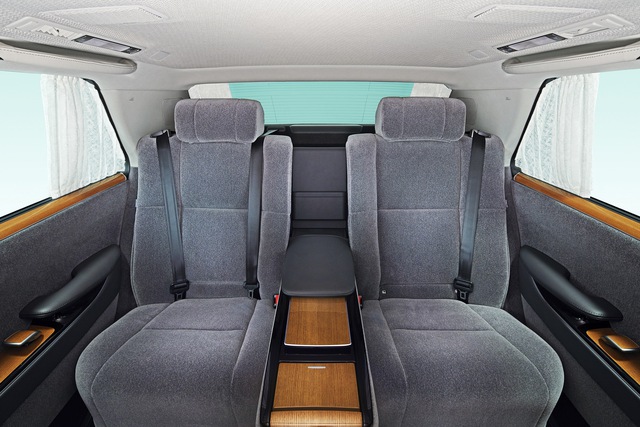 Toyota Century 2018 - Limousine 4 cửa, 4 chỗ mang kiểu dáng hoài cổ - Ảnh 5.