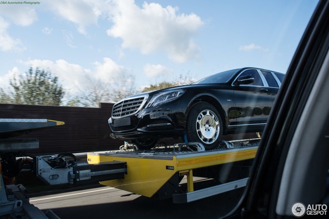 Bắt gặp xe bọc thép triệu đô Mercedes-Maybach S600 Pullman Guard được vận chuyển trên cao tốc - Ảnh 3.