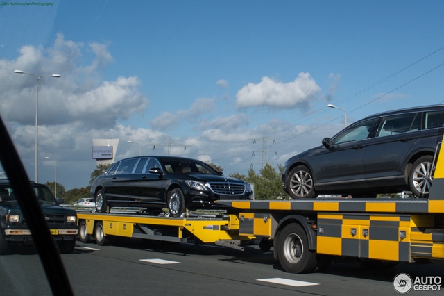 Bắt gặp xe bọc thép triệu đô Mercedes-Maybach S600 Pullman Guard được vận chuyển trên cao tốc - Ảnh 8.
