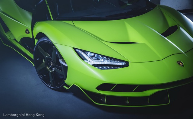 Mãn nhãn với Lamborghini Centenario màu xanh cốm nhám tuyệt đẹp của đại gia châu Á - Ảnh 2.