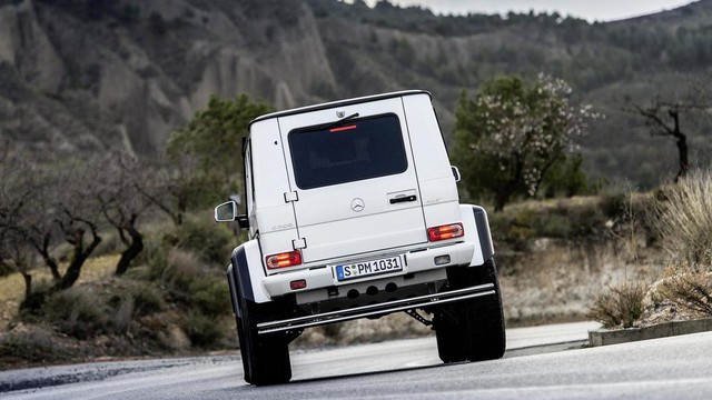 SUV hạng sang bánh lớn Mercedes-Benz G500 4×4² bị khai tử trong tháng này - Ảnh 4.