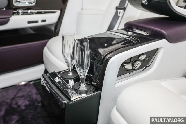 Xe siêu sang Rolls-Royce Phantom 2018 ra mắt Đông Nam Á với giá chưa thuế từ 11,8 tỷ Đồng - Ảnh 16.