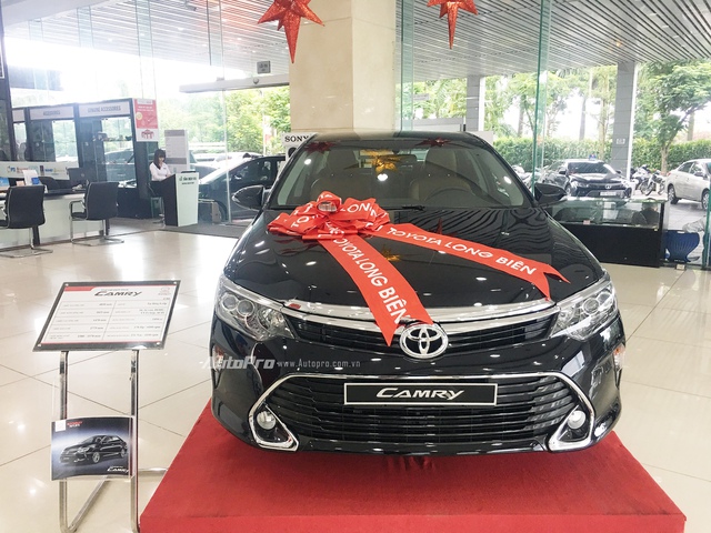Chạy đua giảm giá, Toyota Camry 2017 cũng được giảm tới 40 triệu Đồng - Ảnh 1.
