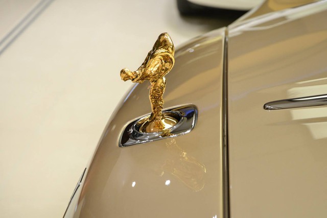 Cận cảnh xe siêu sang Rolls-Royce Ghost mang cảm hứng ốc đảo trên sa mạc - Ảnh 6.
