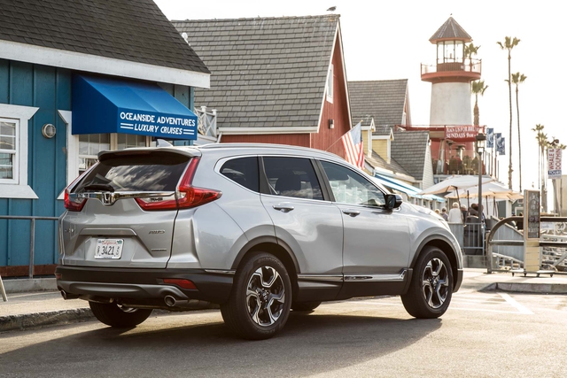 Honda CR-V 2017 còn chưa ra mắt Việt Nam thì đã có phiên bản 2018 ở Mỹ - Ảnh 1. Honda CR-V 2017 còn chưa ra mắt Việt Nam thì đã có phiên bản 2018 ở Mỹ - Ảnh 1.