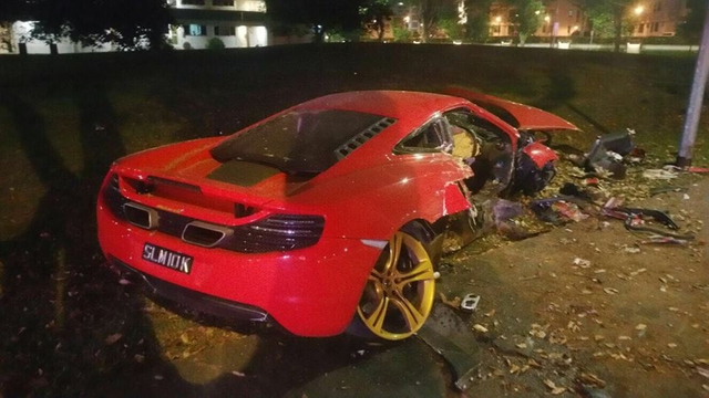 Hiện trường rùng mình của vụ tai nạn giữa siêu xe McLaren 12C và taxi - Ảnh 3.