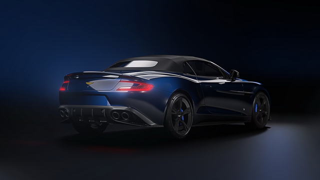 Aston Martin giới thiệu Vanquish S Volante phiên bản ngôi sao bóng bầu dục - Ảnh 1.