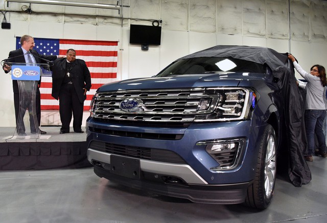 SUV 8 chỗ Ford Expedition 2018 lên dây chuyền sản xuất, sẵn sàng cạnh tranh Toyota Sequoia - Ảnh 2.