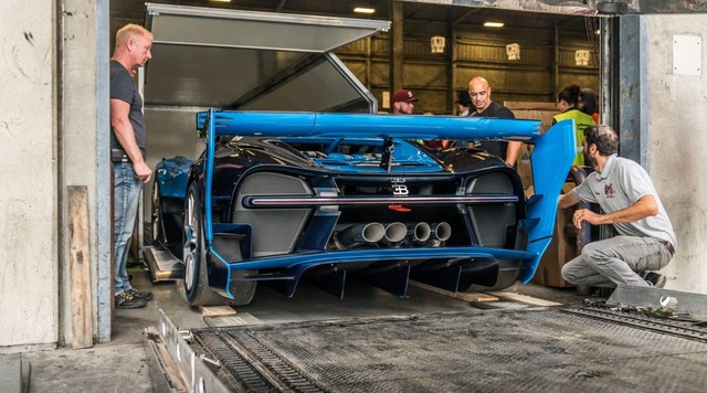 Hết duyên với Hoàng tử Ả-Rập, Bugatti Vision Gran Turismo về tay đại gia bí ẩn - Ảnh 3.
