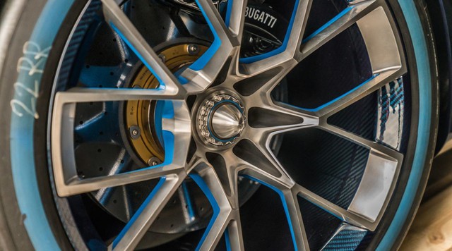 Hết duyên với Hoàng tử Ả-Rập, Bugatti Vision Gran Turismo về tay đại gia bí ẩn - Ảnh 13.