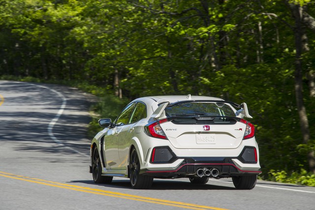 Xe hiệu suất cao Honda Civic Type R tăng giá ở phiên bản 2018 - Ảnh 4.