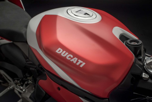 Ducati 959 Panigale Corse 2018: Nhẹ hơn và nhiều đồ chơi hàng hiệu hơn - Ảnh 7.