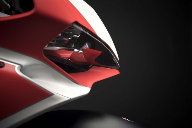 Ducati 959 Panigale Corse 2018: Nhẹ hơn và nhiều đồ chơi hàng hiệu hơn - Ảnh 8. Ducati 959 Panigale Corse 2018: Nhẹ hơn và nhiều đồ chơi hàng hiệu hơn - Ảnh 8.