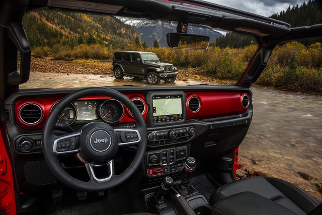 Lộ nội thất của xe việt dã Jeep Wrangler 2018 - Ảnh 1.