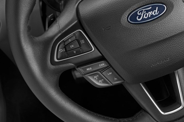 Ford EcoSport 2018 ra mắt Ấn Độ với giá hấp dẫn - Ảnh 4.