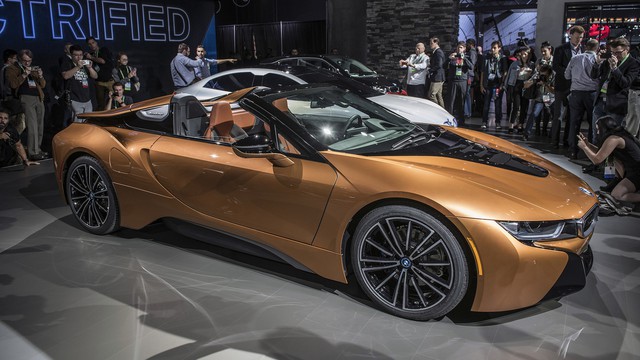 BMW i8 Roadster chính thức trình làng, bổ sung thêm sức mạnh - Ảnh 1.