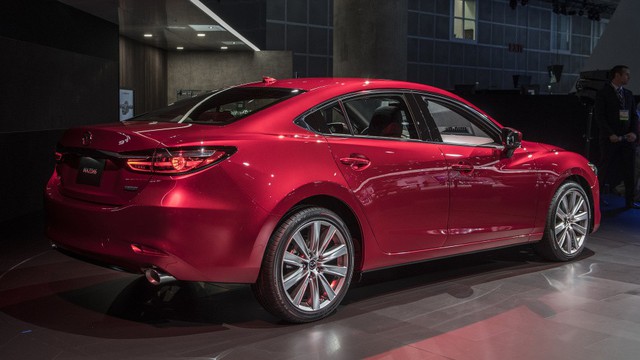 Mazda6 2018 được trang bị động cơ tăng áp để cạnh tranh Camry và Accord - Ảnh 6.