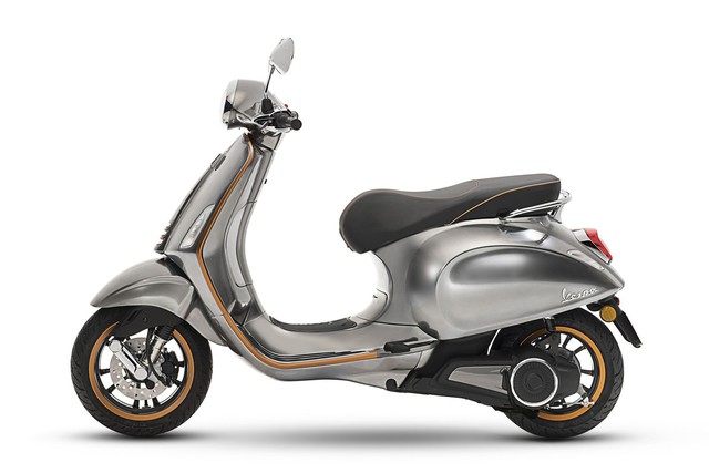 Xe tay ga Vespa chạy điện sẽ được bán ra vào năm sau - Ảnh 1.