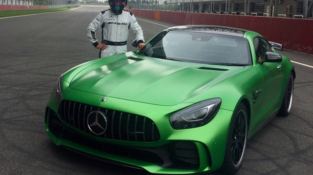 Mercedes-AMG GT R lập kỷ lục trên đường đua, Nissan ăn mừng vì "tưởng bở"