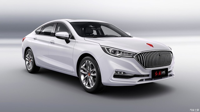 Cận cảnh phiên bản thương mại của Hồng Kỳ H5 được phát triển dựa trên Mazda6