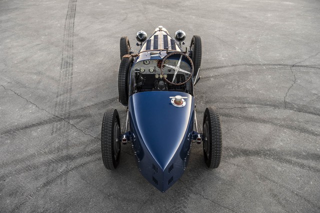 Gặp gỡ bản sao giá hơn 5 tỉ của siêu phẩm Bugatti Type 35 - Ảnh 4.