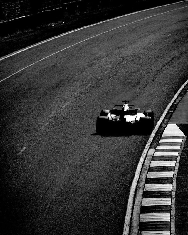 Đường đua F1 đẹp mộng mị qua máy ảnh phim 104 tuổi  - Ảnh 4.