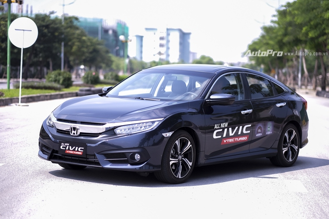Honda Civic thế hệ mới đắt khách ngay trong tháng đầu bán ra tại Việt Nam - Ảnh 2.