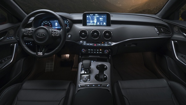 Xe thể thao Kia Stinger ngấp nghé ra mắt Đông Nam Á - Ảnh 6. Xe thể thao Kia Stinger ngấp nghé ra mắt Đông Nam Á - Ảnh 6.