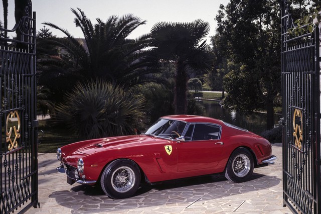 Nhìn lại 70 năm của hãng siêu xe Ferrari - Ảnh 7.
