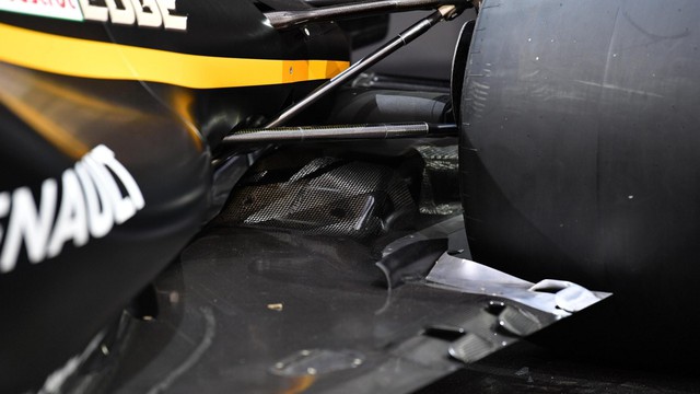 Renault ra mắt xe đua F1 mới cho mùa giải 2017 - Ảnh 7.
