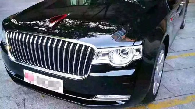 Sedan cỡ trung Hồng Kỳ L3 bị bắt gặp trên đường phố