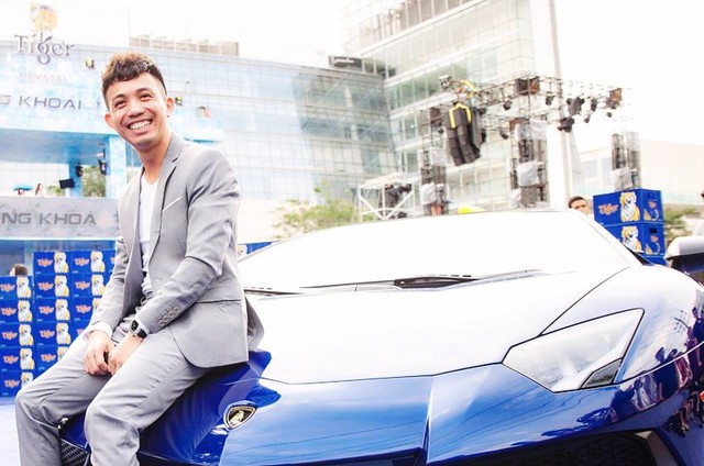 Video Minh Nhựa cầm lái Lamborghini Aventador SV trên đại lộ Võ Văn Kiệt - Ảnh 2.