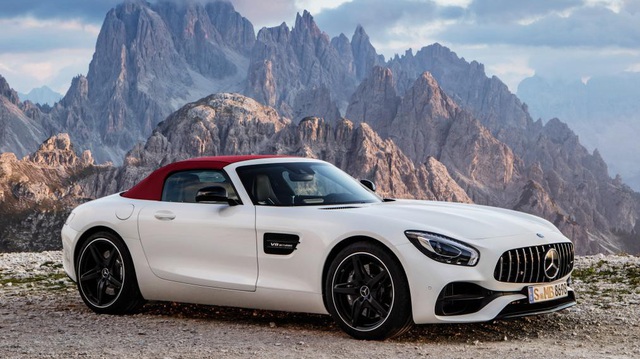 Mercedes-AMG GT mui trần sắp được phân phối chính hãng tại Việt Nam?
