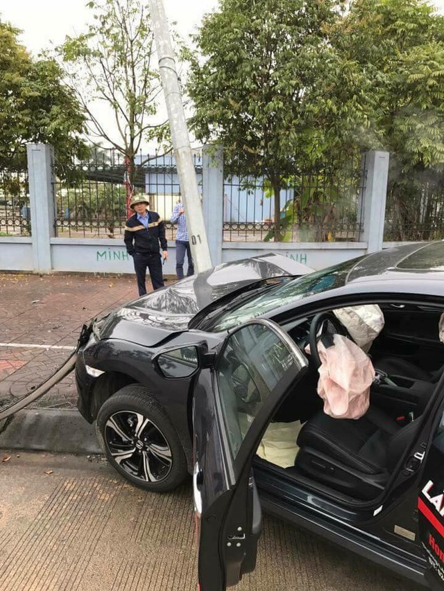 Xe chạy thử Honda Civic Turbo 2017 gặp tai nạn đáng tiếc - Ảnh 2.