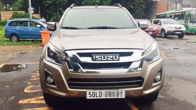 Bắt gặp xe bán tải Isuzu D-Max phiên bản nâng cấp tại Việt Nam
