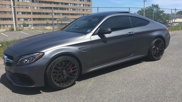 Hấp tấp giao xe cho khách, đại lý Mercedes "muối mặt" đi đòi lại