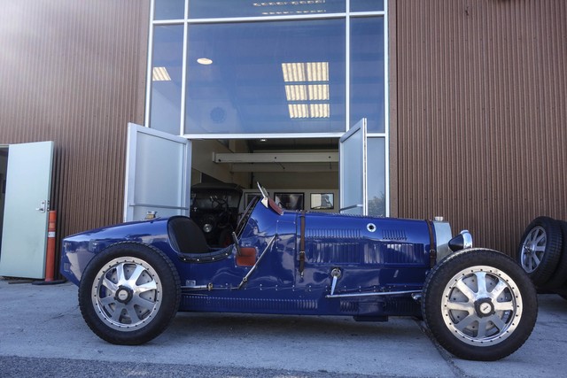 Gặp gỡ bản sao giá hơn 5 tỉ của siêu phẩm Bugatti Type 35 - Ảnh 5.